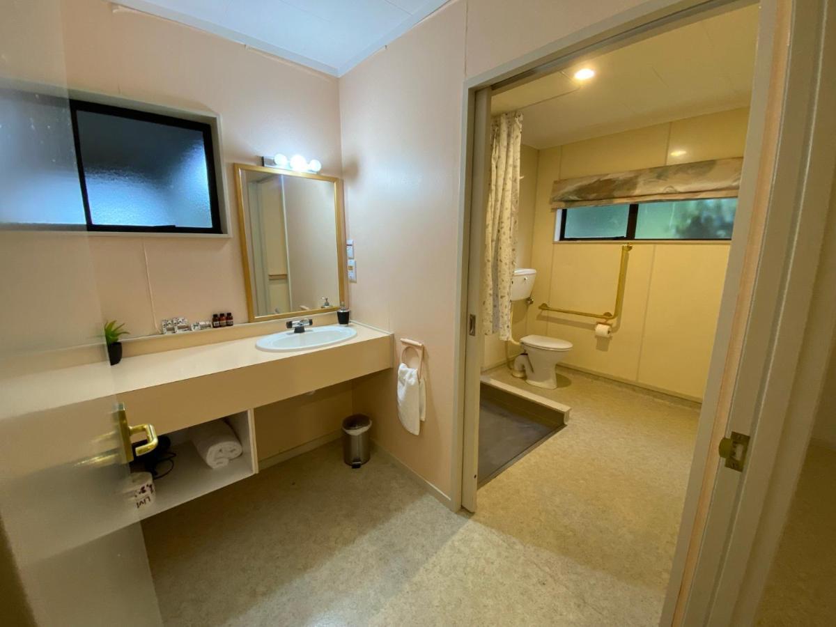 Motuoapa Bay Chalets Turangi Ngoại thất bức ảnh